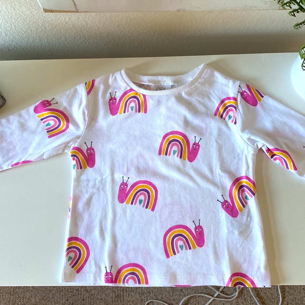 Brand new Zara long sleeve shirt. 6-9 months.